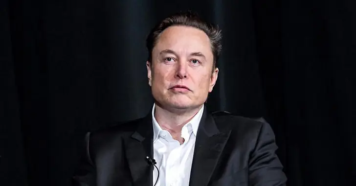 Elon Musk shuts down rumors about SpaceX stock price and sale.