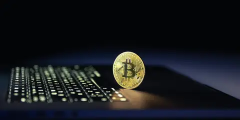 Bitcoin Soars Close to $112,000 Before Crashing After Trump’s Warning