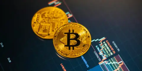 Standard Chartered Predicts $100K Bitcoin Price Despite Market Crash