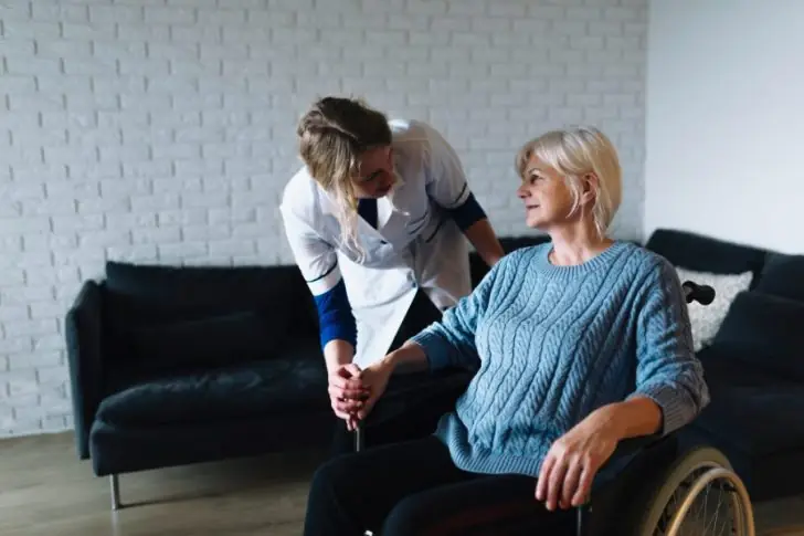 How can I pay for assisted living with no money?